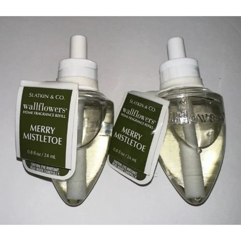 Bath & Body Works Slatkin MERRY MISTLETOE Wallflower Fragrance Bulbs LOT OF 2